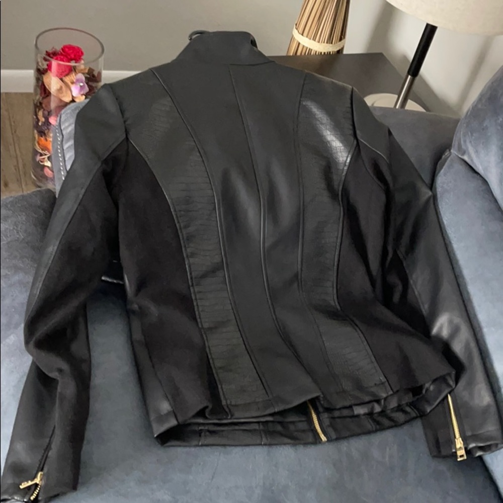 Black jacket - Picture 2 of 2